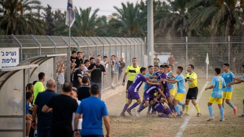 סערה בליגת הנערים: קטטה המונית ומקלות במשחק בין בני אילת לקריית גת